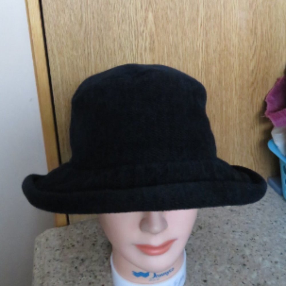 *Vintage* Hardy AMIES Bucket Hat Black Med (142J)